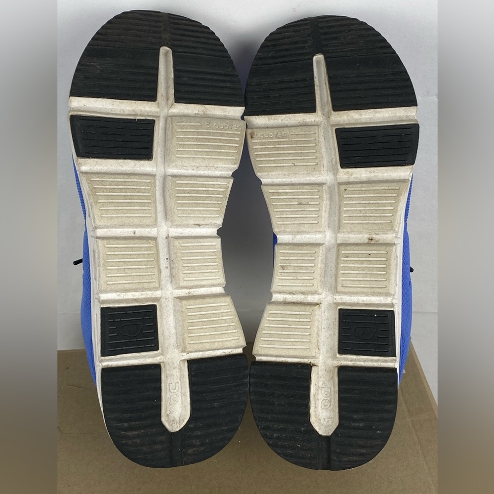 On Runninh Cloud Sky sneakers are lightweight, blue agile running shoes size Y6 - Picture 10 of 11